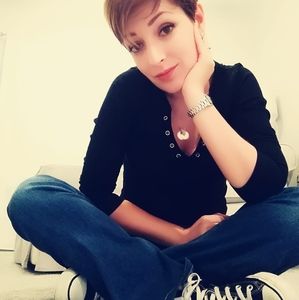 Meet your Posher, Laura